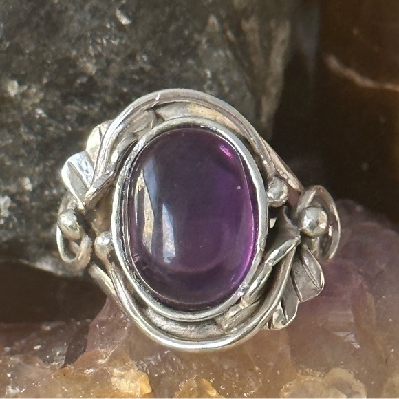 Amethyst southwestern design sterling silver ring - Picture 1 of 6